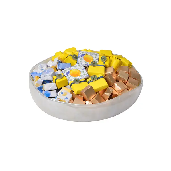1650g White Wide Glass Bowl, Spring Chocolate Arrangement 