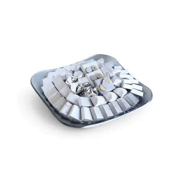 1040g, square silver tray, Classic Arrangement 