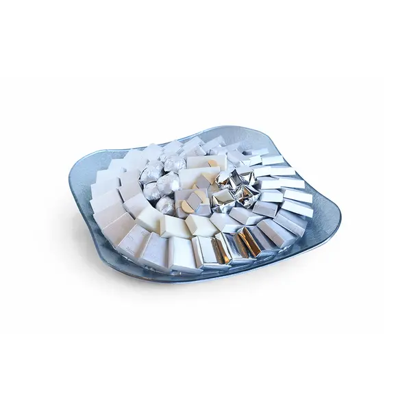1445g, Silver square tray, Classic arrangement
