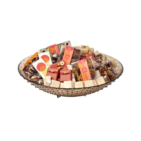 2950g Flared Ornate Glass Bowl, Ramadan Arrangement
