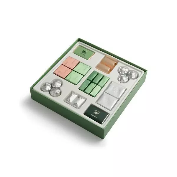 Box of 52 Pieces, Les Essentiels