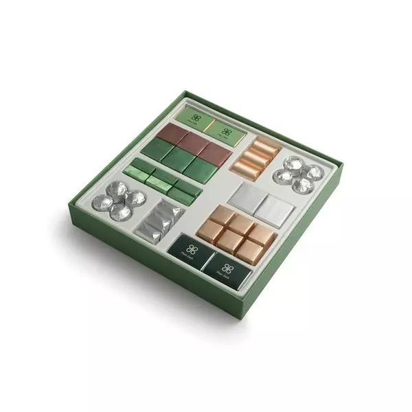 Box of 84 Pieces, Les Essentiels