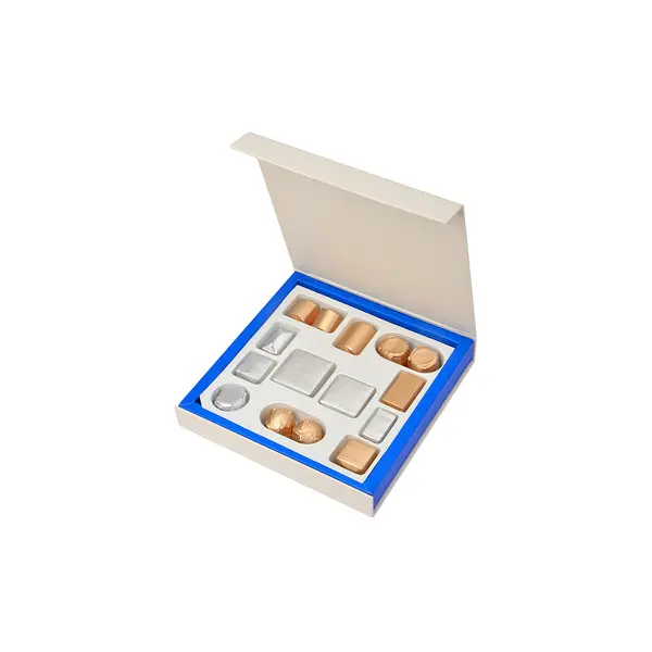 Floral Box of 17 Pieces of Chocolates, Spring Collection