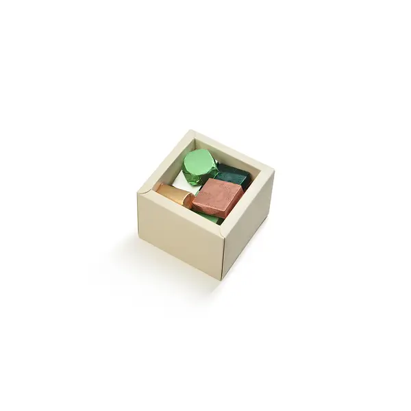 250g Deluxe Assorted Chocolate Box.
