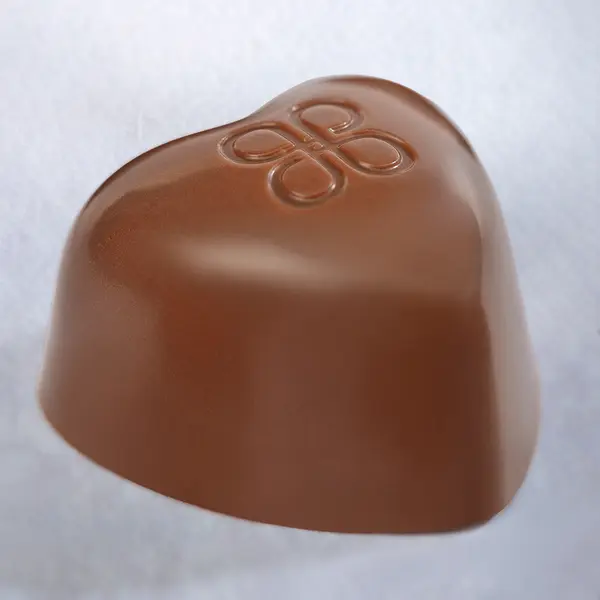 Tin Box of 26 Pieces, Coeur de Patchi