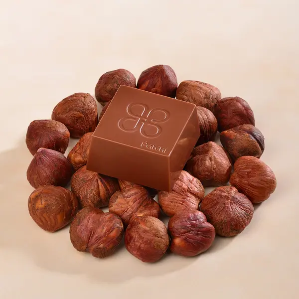 Box of 25 Pieces of Chocolate with Nuts, Deli'Nuts.